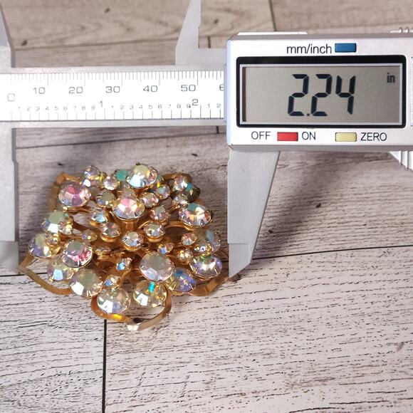 Vintage Floral Rhinestone Pin, Charming Brooch, Vintage Brooch - Picture 5 of 10